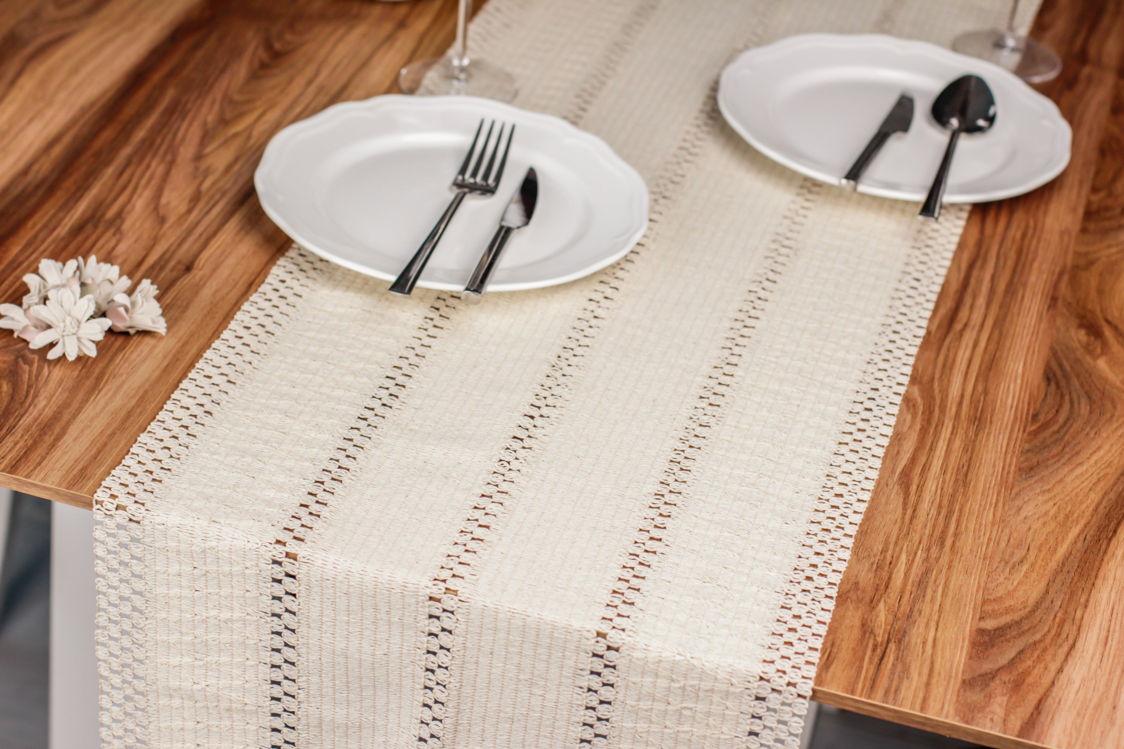 Chemin de table Blanc cassé tricoté en coton mesure 35×145 cm