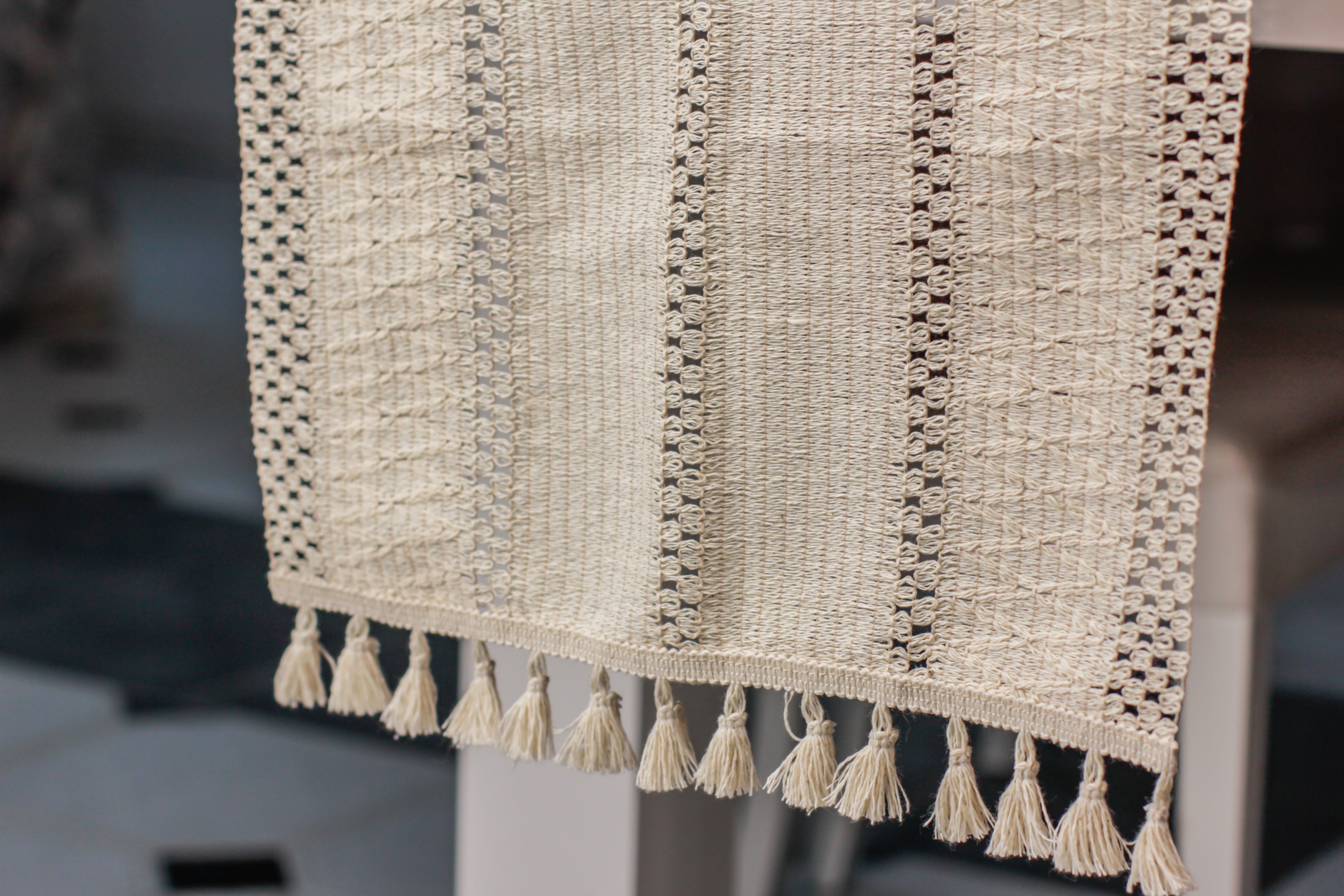 Chemin de table Blanc cassé tricoté en coton mesure 35×145 cm