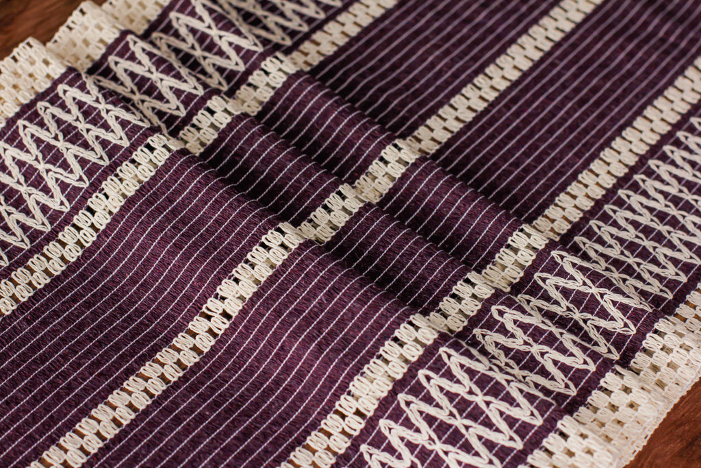 Chemin de table Mauve tricoté en coton mesure 35×145 cm
