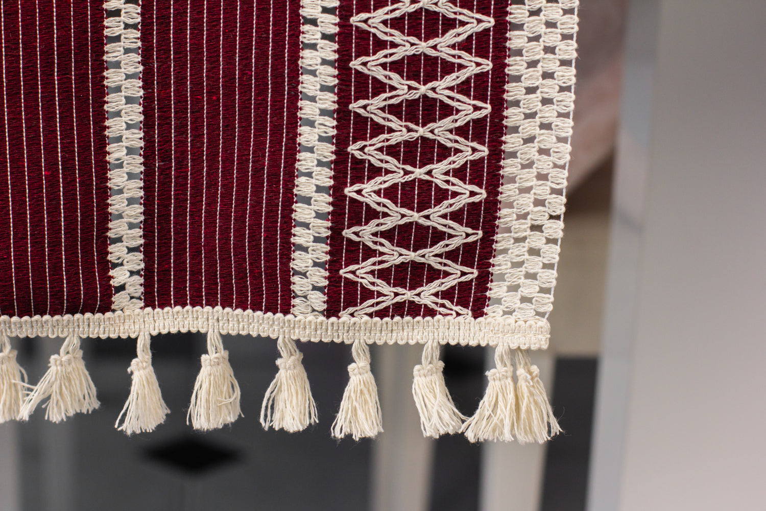 Chemin de table bordeau tricoté en coton mesure 35×145 cm