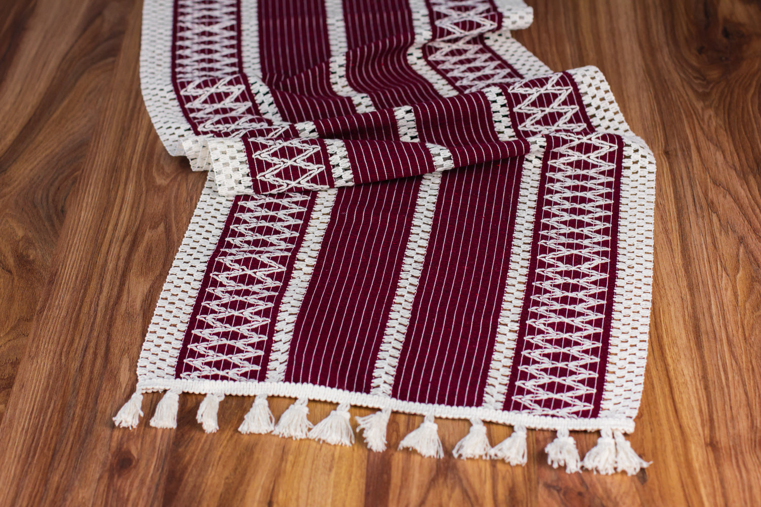 Chemin de table bordeau tricoté en coton mesure 35×145 cm