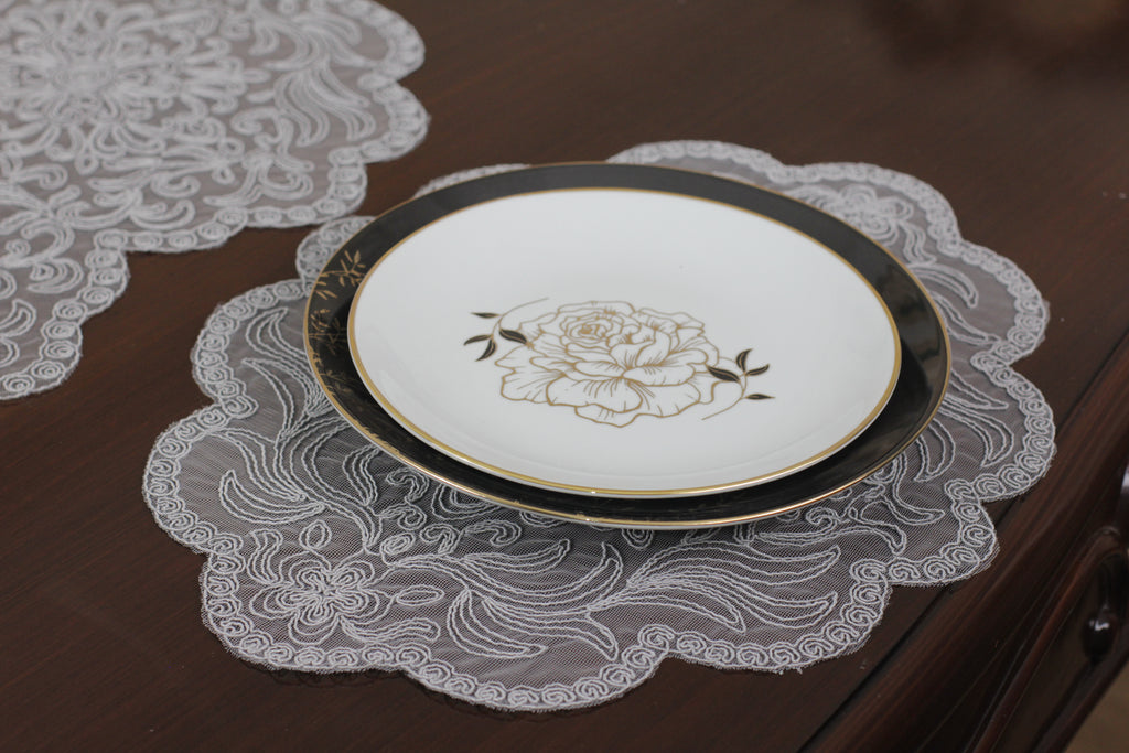 Ensemble de 7 pièces Valeria à Brodé Gris, 6 sous plats 40x40cm + chemin de table 110x40cm