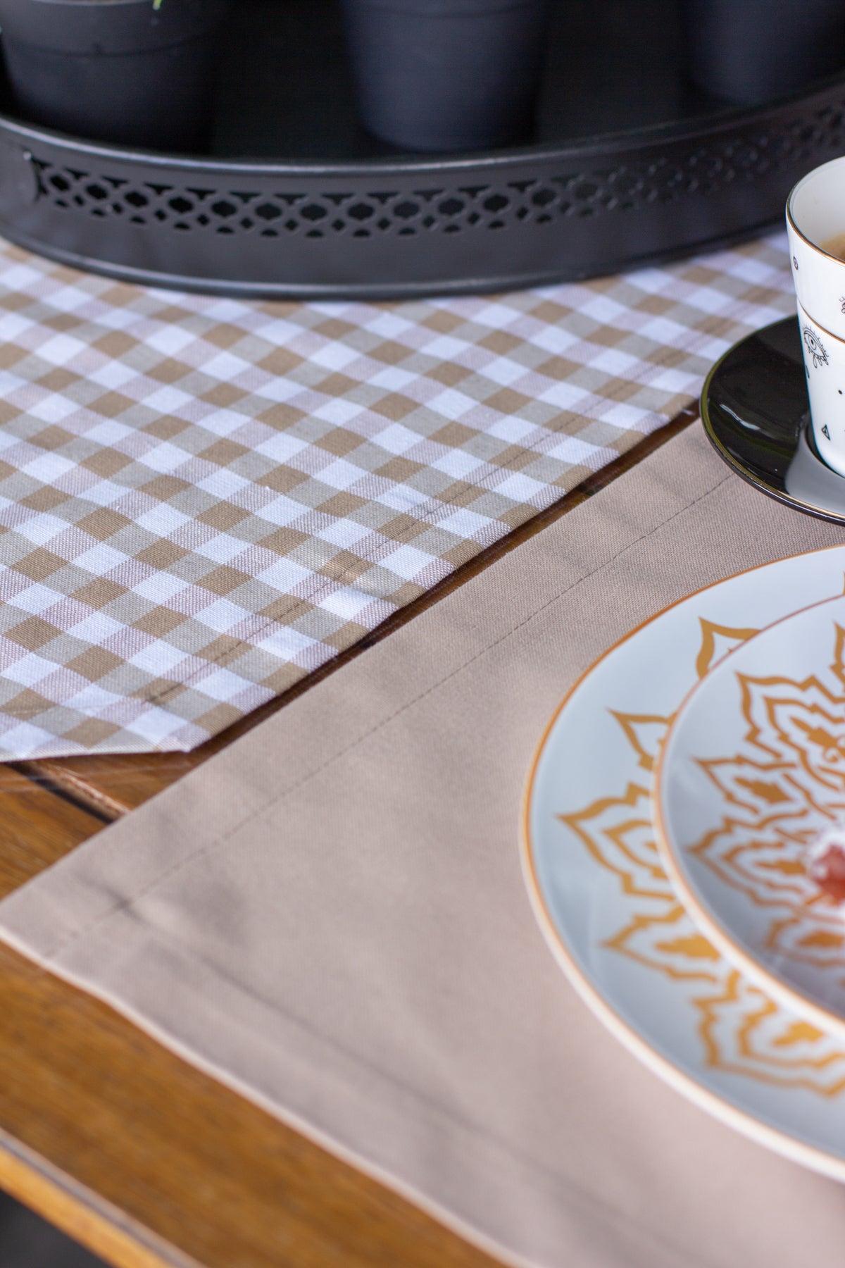 Moena ensemble de 7 pièces beige, 6 sous de plat + 1 chemin de table