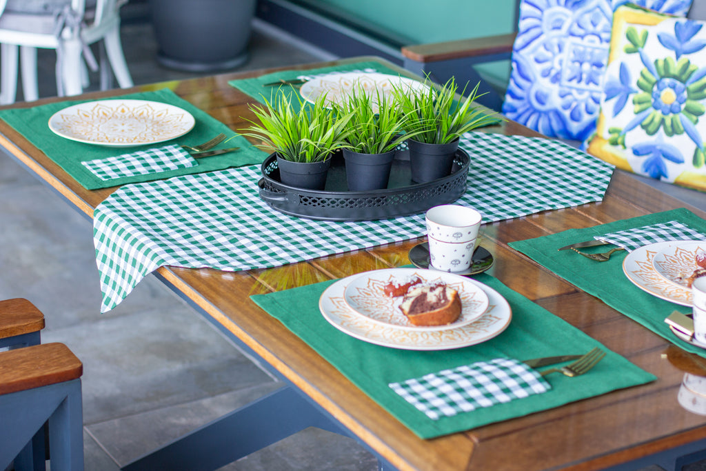 Moena ensemble de 7 pièces vert, 6 sous de plat + 1 chemin de table