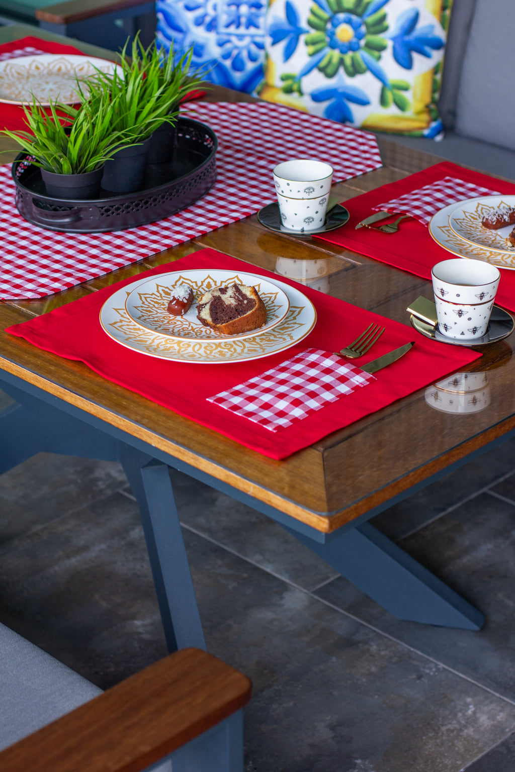 Moena ensemble de 7 pièces noir, 6 sous de plat + 1 chemin de table