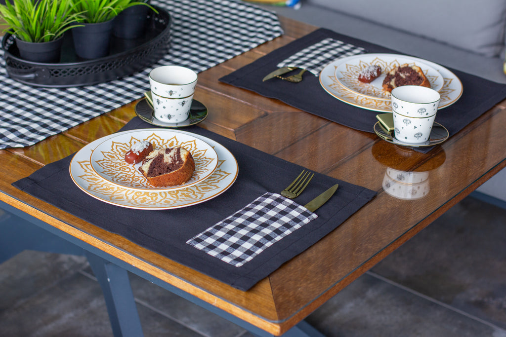 Moena ensemble de 7 pièces rouge, 6 sous de plat + 1 chemin de table