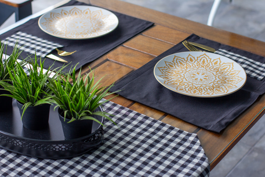 Moena ensemble de 7 pièces rouge, 6 sous de plat + 1 chemin de table