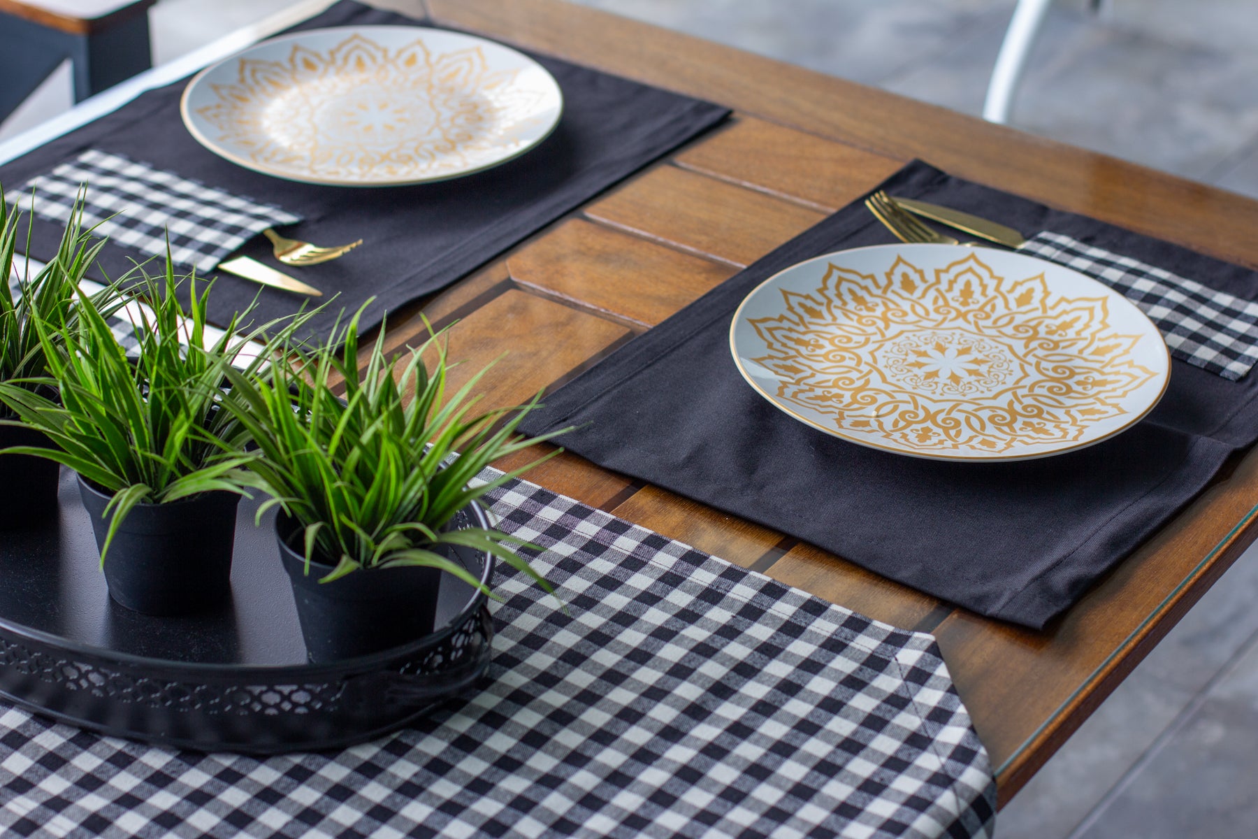 Moena ensemble de 7 pièces rouge, 6 sous de plat + 1 chemin de table