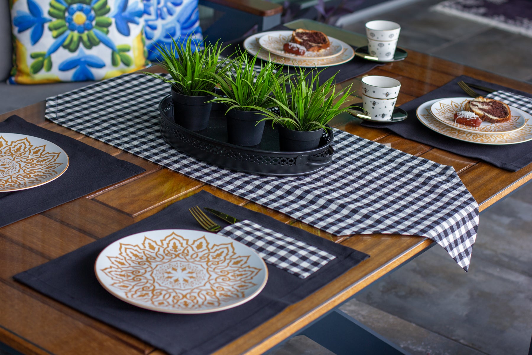 Moena ensemble de 7 pièces rouge, 6 sous de plat + 1 chemin de table