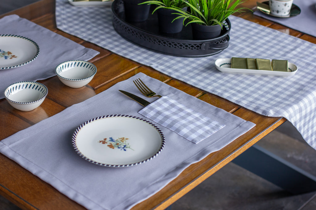 Moena ensemble de 7 pièces gris, 6 sous de plat + 1 chemin de table