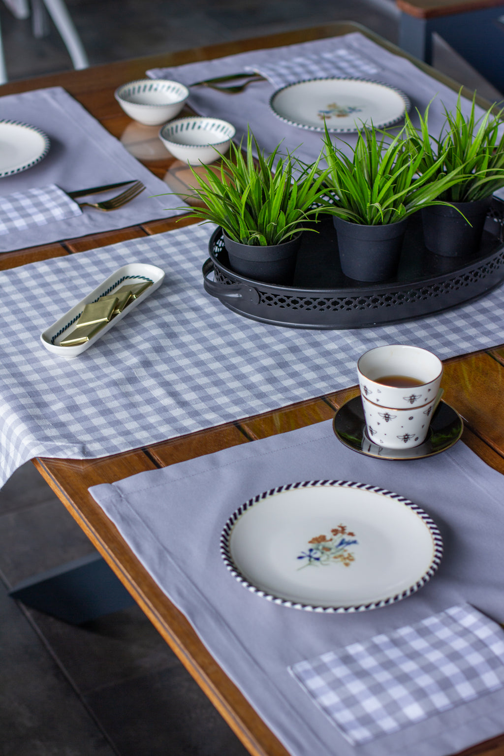 Moena ensemble de 7 pièces gris, 6 sous de plat + 1 chemin de table