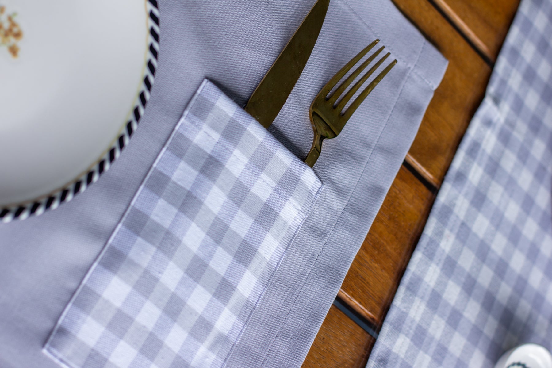 Moena ensemble de 7 pièces gris, 6 sous de plat + 1 chemin de table