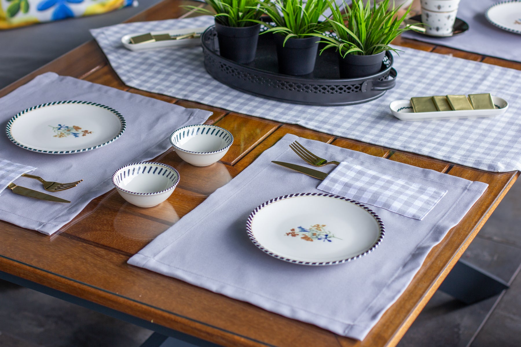 Moena ensemble de 7 pièces gris, 6 sous de plat + 1 chemin de table