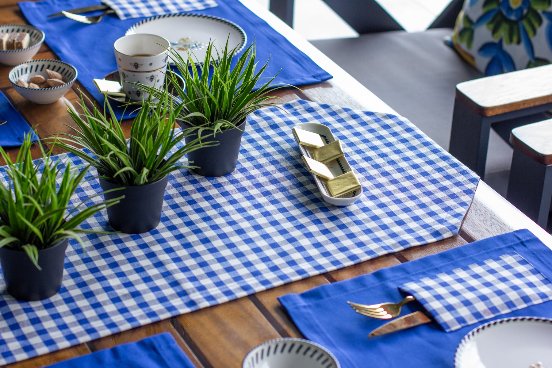 Moena ensemble de 7 pièces bleu, 6 sous de plat + 1 chemin de table