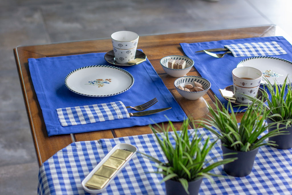 Moena ensemble de 7 pièces bleu, 6 sous de plat + 1 chemin de table