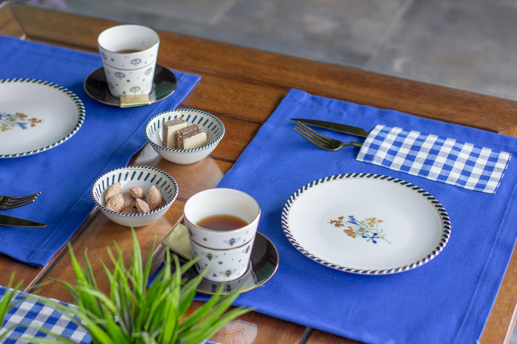 Moena ensemble de 7 pièces bleu, 6 sous de plat + 1 chemin de table