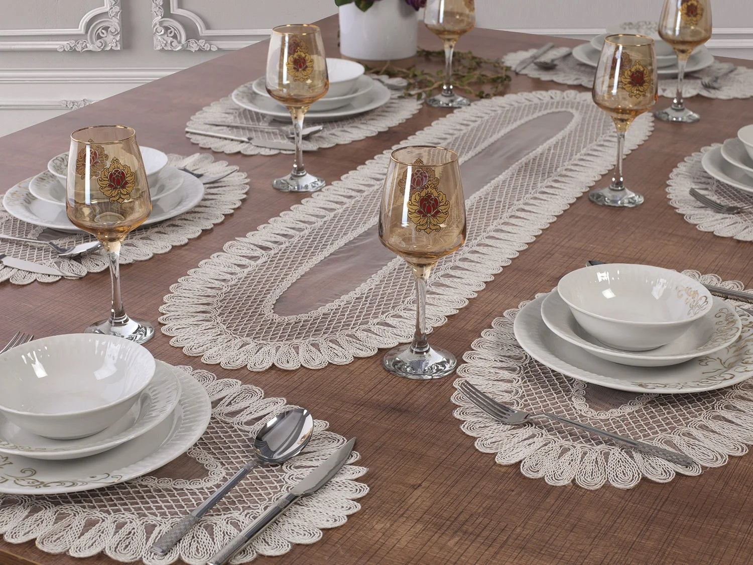 Ensemble de 7 pièces Vivien Blanc Cassé, 6 sous plats 32x50cm + 1 chemin de table 110x32cm