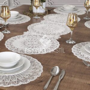 Ensemble de 7 pièces Venezia Blanc, 6 sous plats 40x40cm + 1 chemin de table 110x40cm