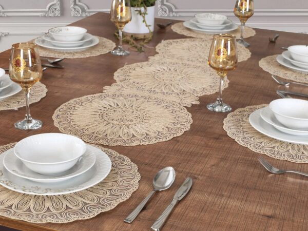 Ensemble de 7 pièces Venezia Beige, 6 sous plats 40x40cm + 1 chemin de table 110x40cm